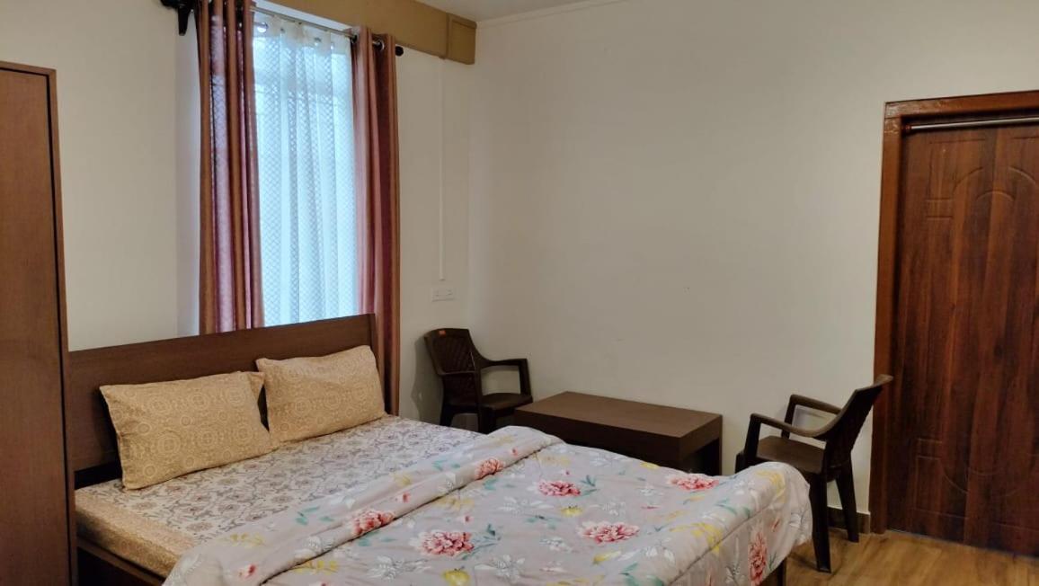 Aroma Inn 실롱 외부 사진