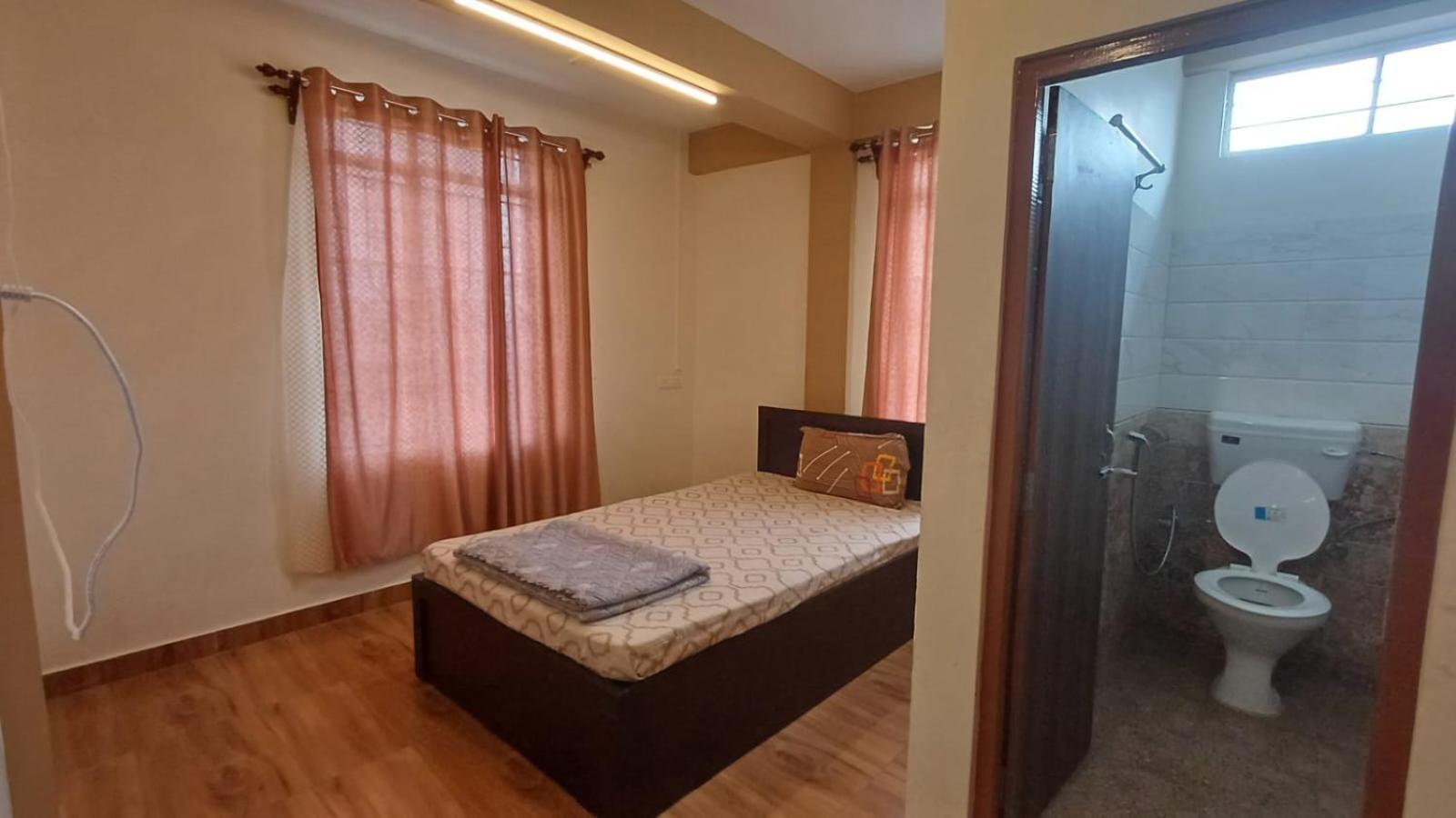 Aroma Inn 실롱 외부 사진